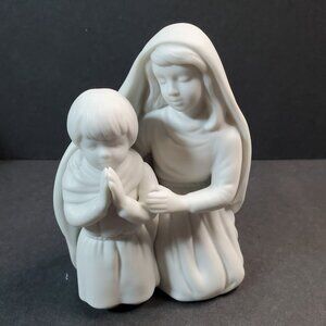 Vtg 1991 AVON Nativity Collectibles Children In Prayer Porcelain Bisque Figurine